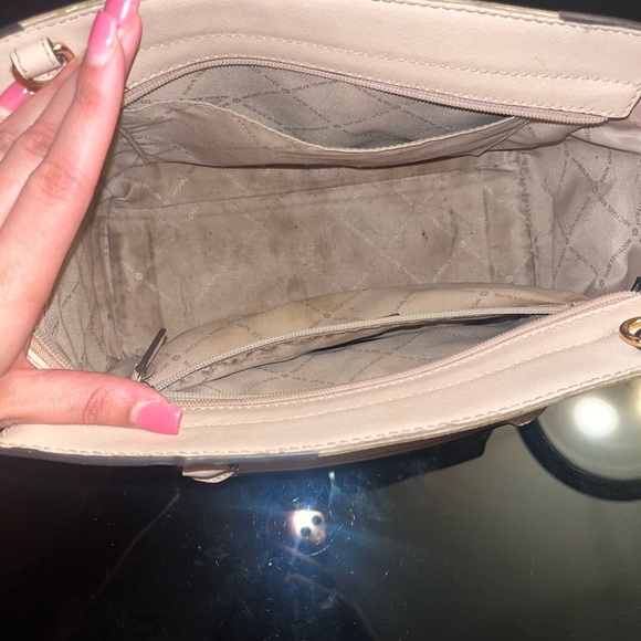 Michael Kors Hand bag Pink - Picture 7 of 9